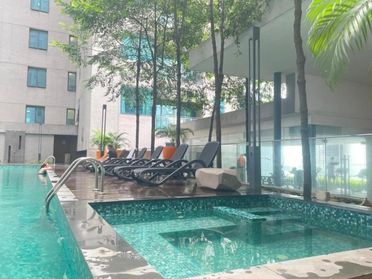 Summer Suites Klcc By Apartx Kuala Lumpur Exterior foto